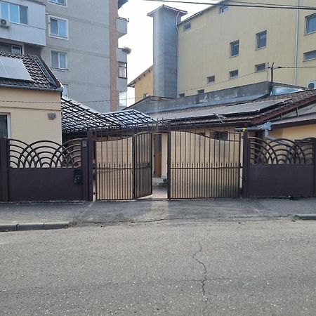 La Bebe 3 Appartement Hunedoara Buitenkant foto