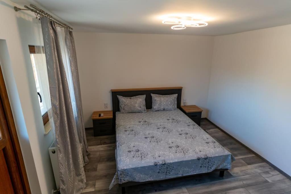 La Bebe 3 Appartement Hunedoara Buitenkant foto